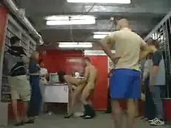 Ryan và 1 phim xet v ...