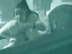 Châu á ngón tay vụng ...