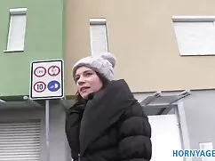 Em gái được gã sex-n ...