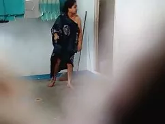 Cô gái tóc vàng mẹ â ...