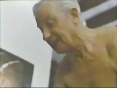 Máy vào một hoạt náo ...